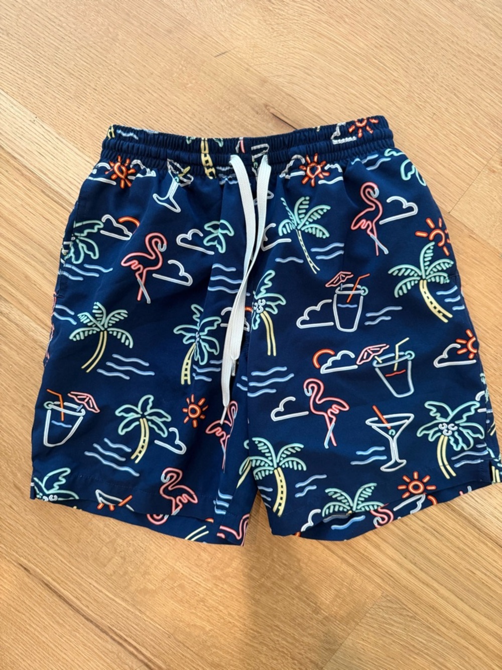 chubbies Navy Swim Trunks with Neon Tropical Motifs size small 7” inseam